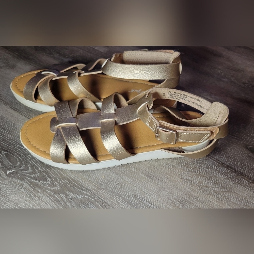 Cat and Jack Sandals - Picture 4 of 7